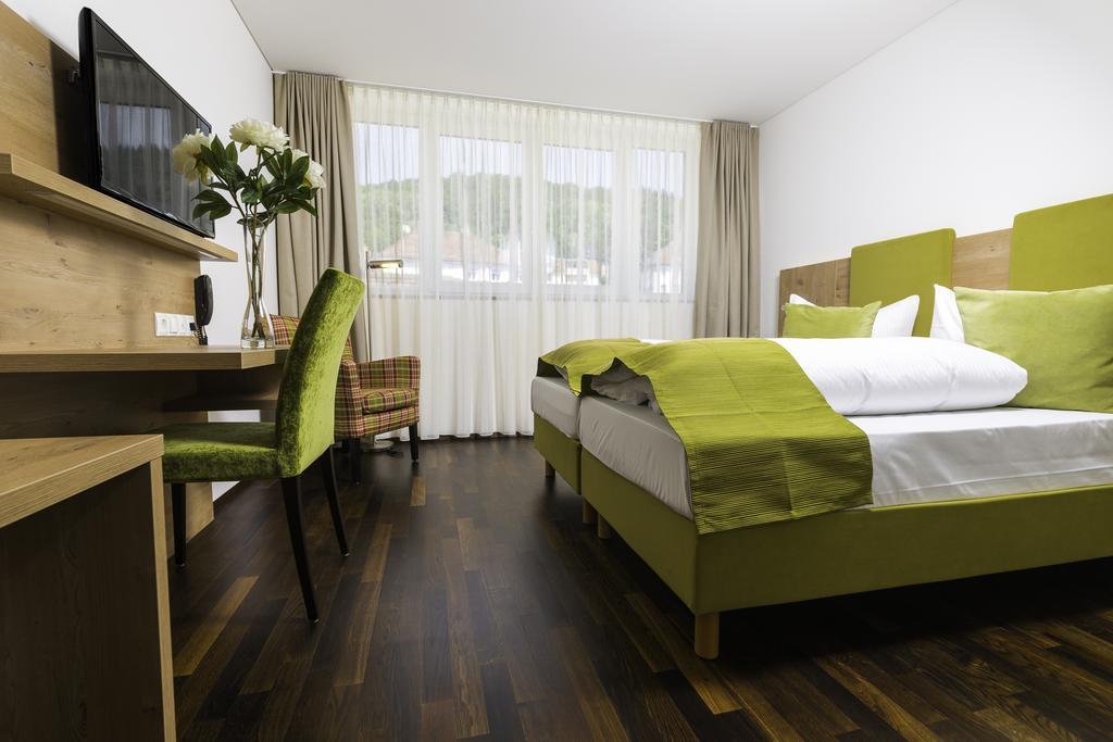 Hotel Rheingold Gailingen Phòng bức ảnh